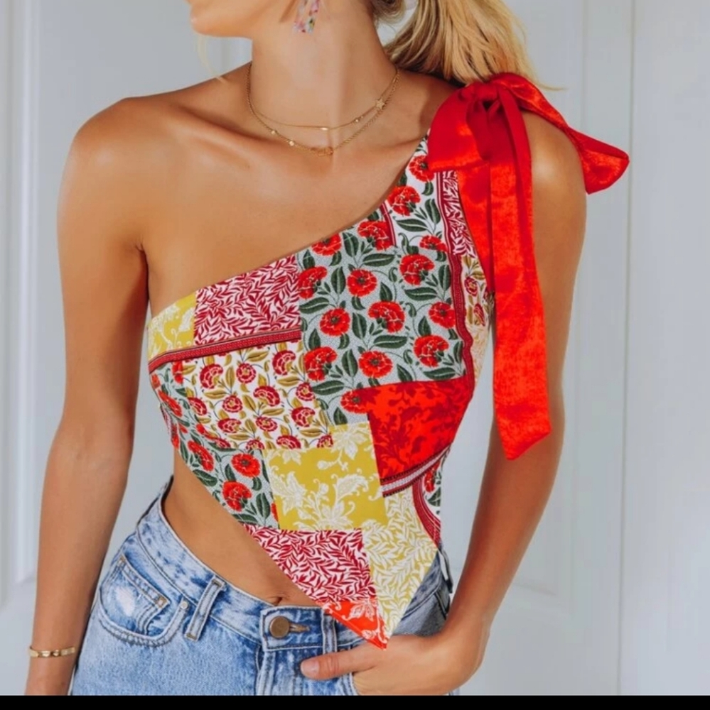 SHEIN Floral Patternblock Self-Tie Asymmetrical Hem Top